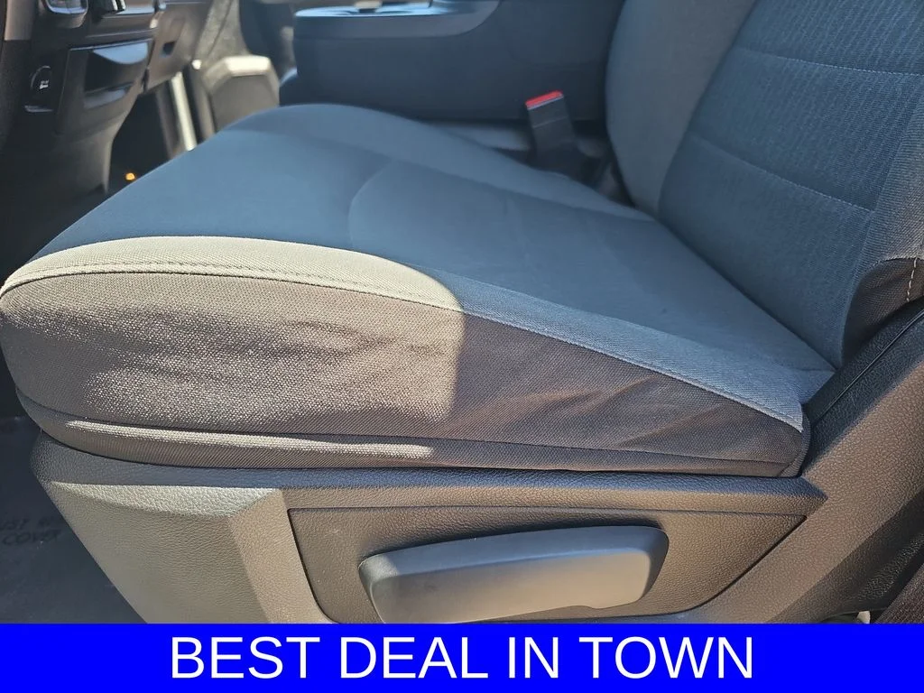 Used 2022 White Ram SLT image 28