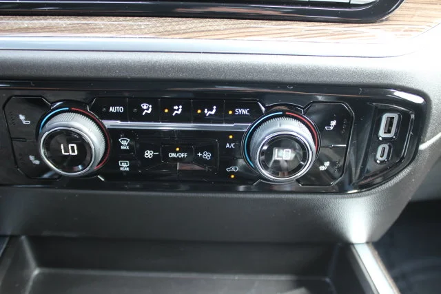 Used 2025 Red Chevrolet RST image 9