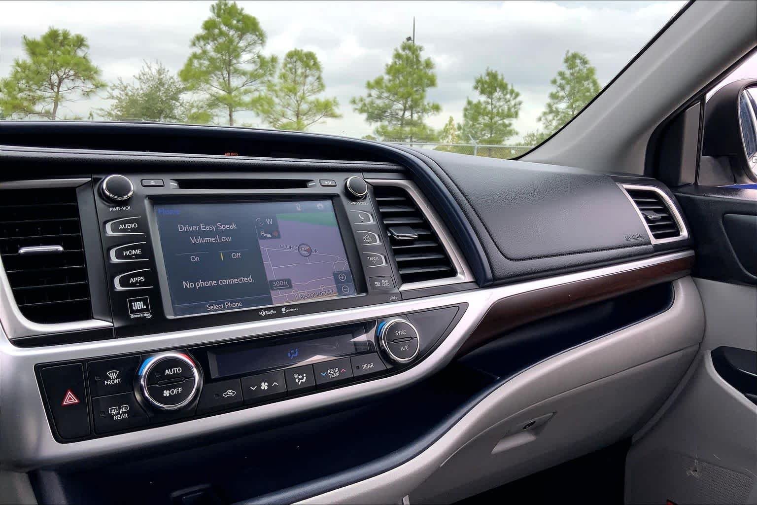Used 2015 Silver Sky Metallic Toyota Limited image 35