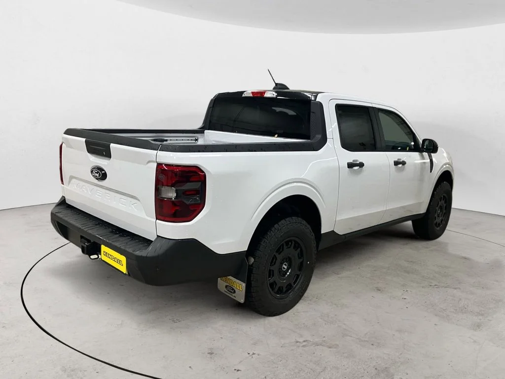 New 2025 White Ford XLT image 5