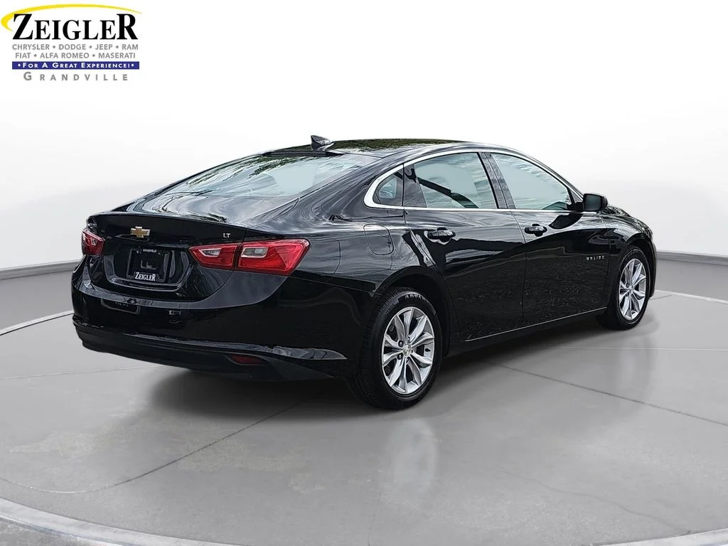 Used 2023 Black Chevrolet LT image 5