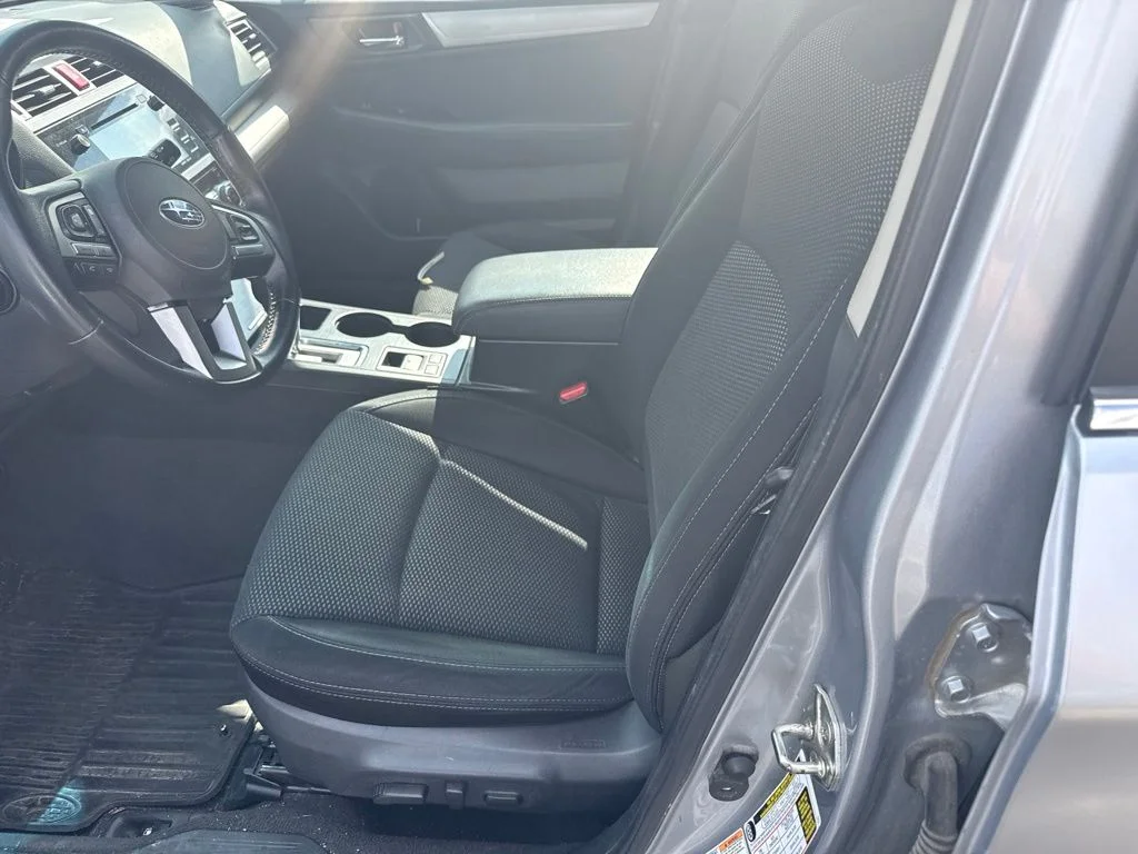 Used 2015 Silver Subaru 2.5i Premium image 8
