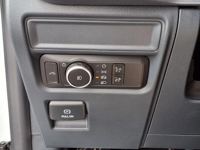New 2026 Oxford White Ford XLT image 12