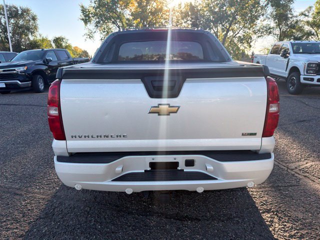Used 2010 White Chevrolet LTZ image 7