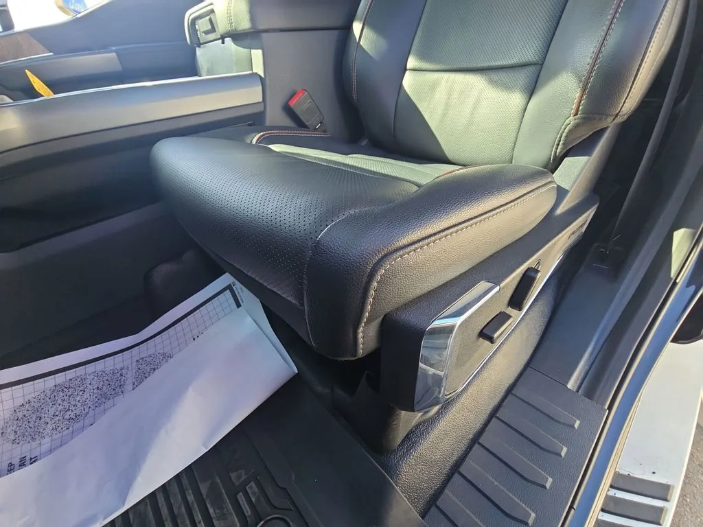 Used 2023 Agate Black Metallic Ford Lariat image 25