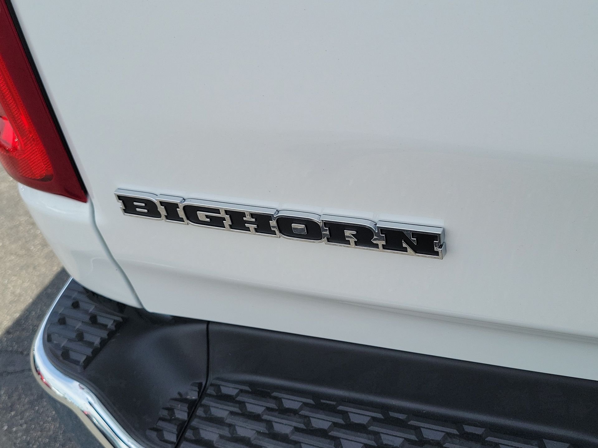 New 2026 Bright White Clear-Coat Exterior Paint RAM Big Horn/Lone Star image 19