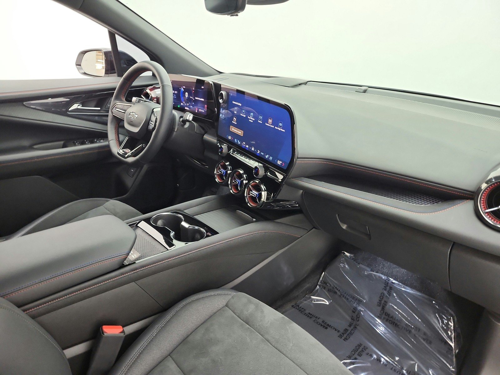 Used 2024 Iridescent Pearl Tricoat Chevrolet eAWD RS image 21