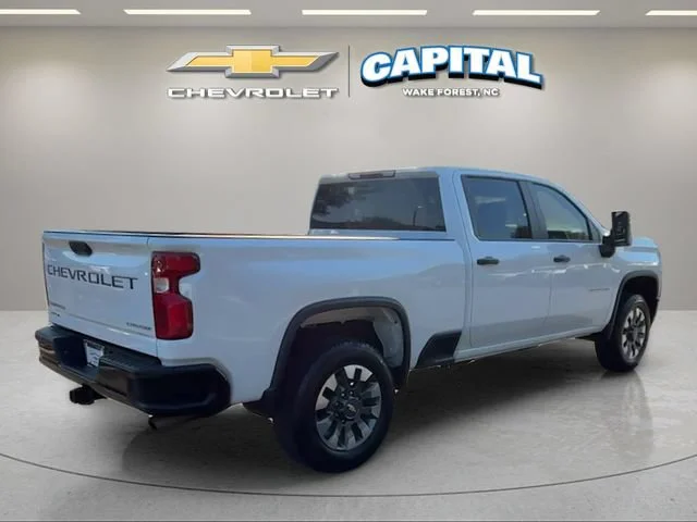 Used 2022 Summit White Chevrolet Custom image 7