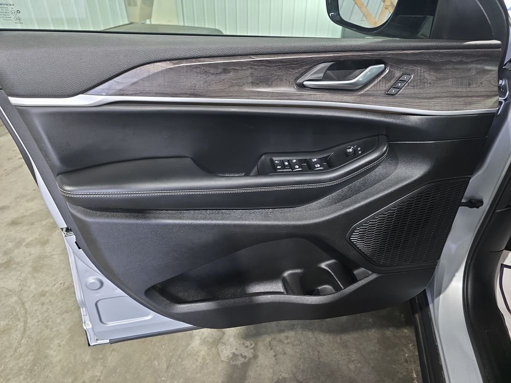 Used 2025 Silver Jeep Limited image 16