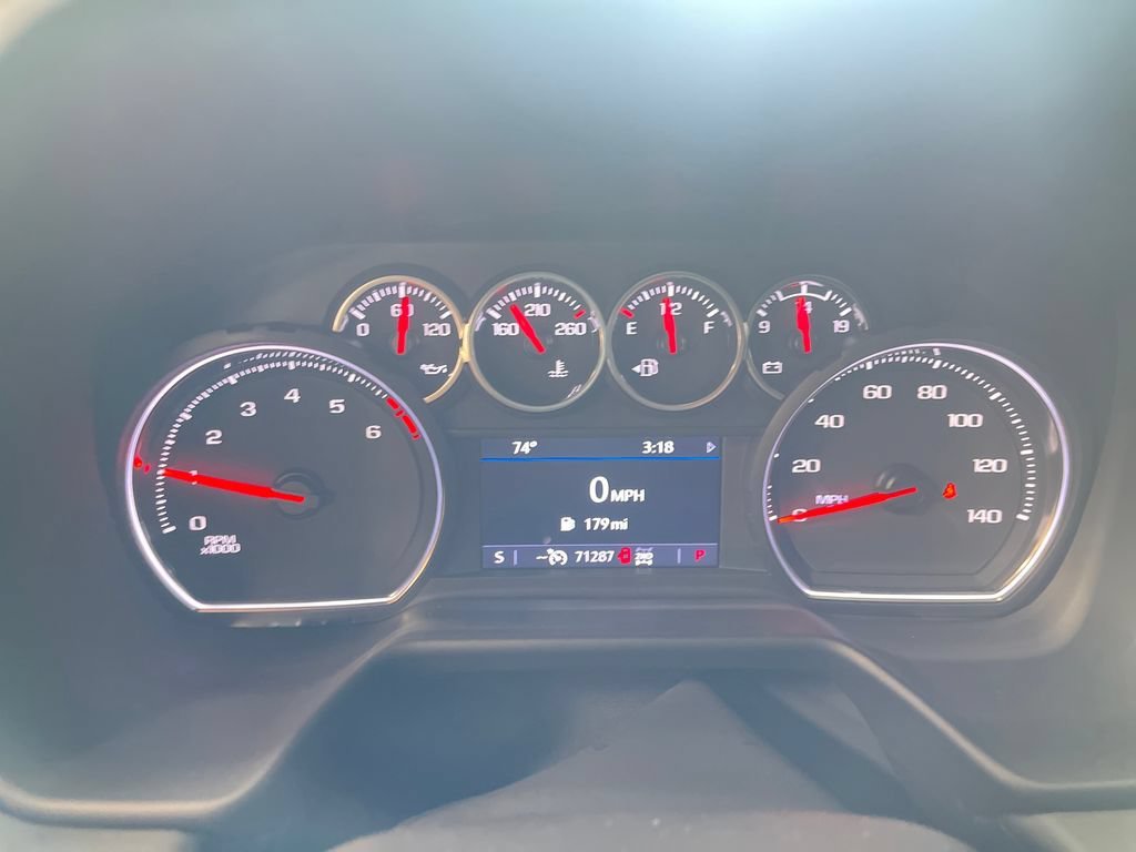 Used 2021 BLACK Chevrolet RST image 18