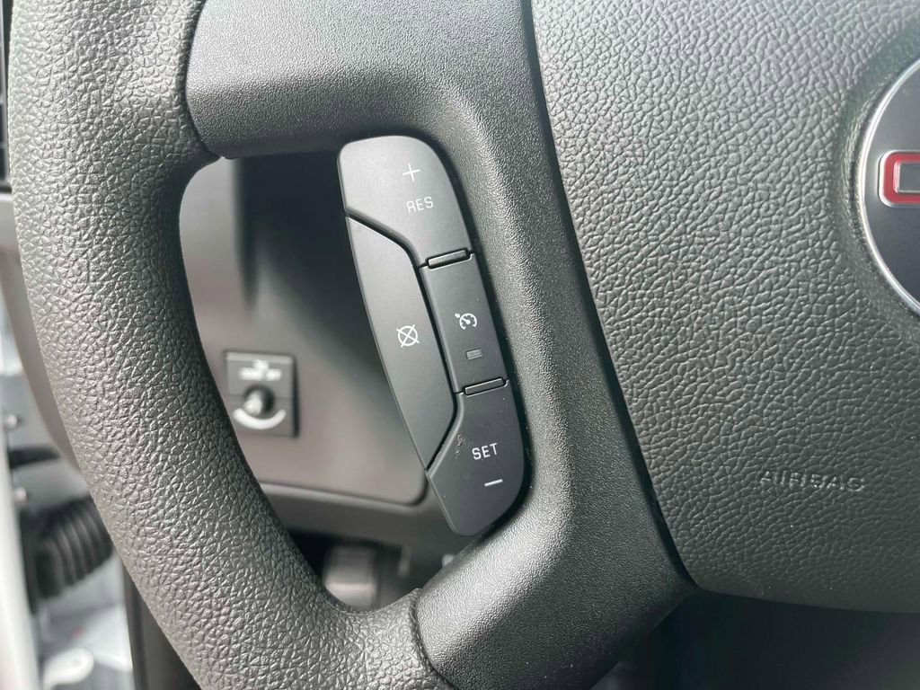 2025 GMC Savana Cargo Work Van - Photo 23