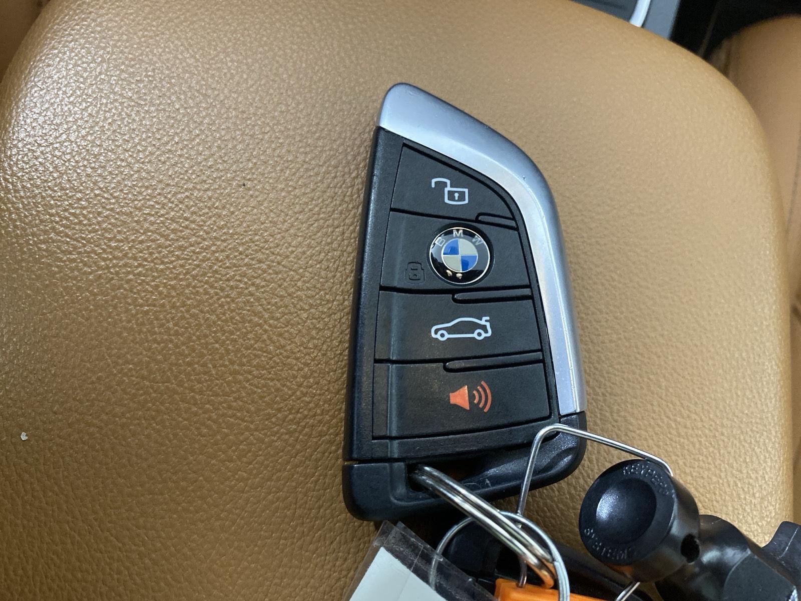 Used 2023 Skyscraper Gray Metallic BMW xDrive30i image 19