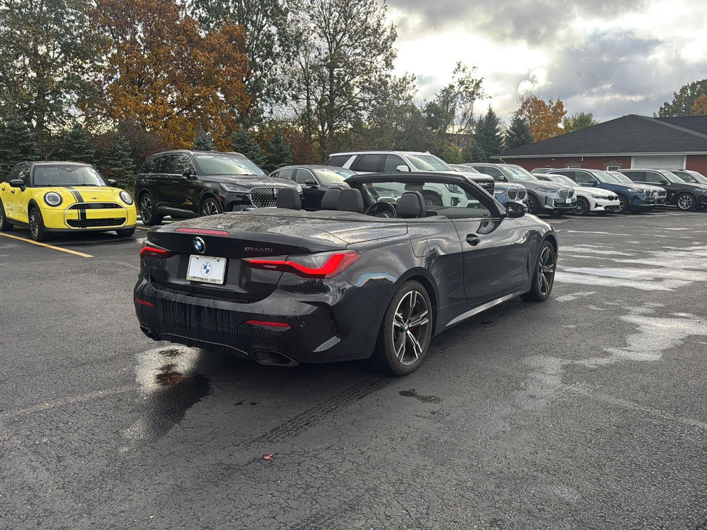 Used 2022 Black Sapphire Metallic BMW M440i xDrive image 3