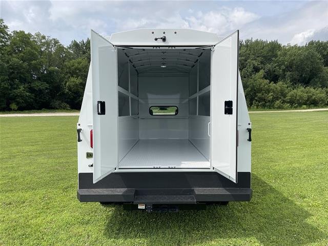 New 2026 Oxford White Ford F-450® XL image 30