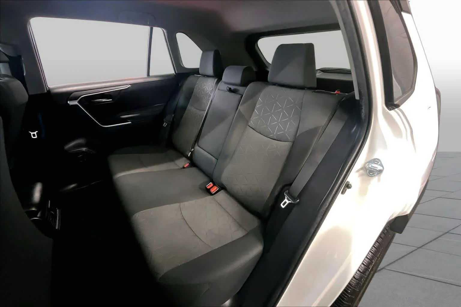 Used 2020 Super White Toyota XLE image 21