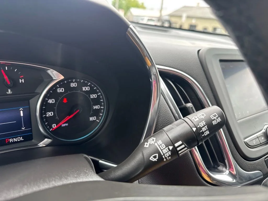 Used 2023 Summit White Chevrolet LT image 35