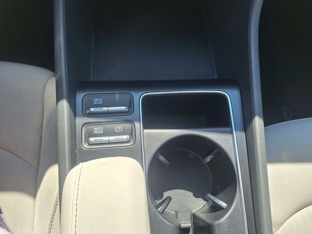 Used 2025 Red Hyundai SEL image 19