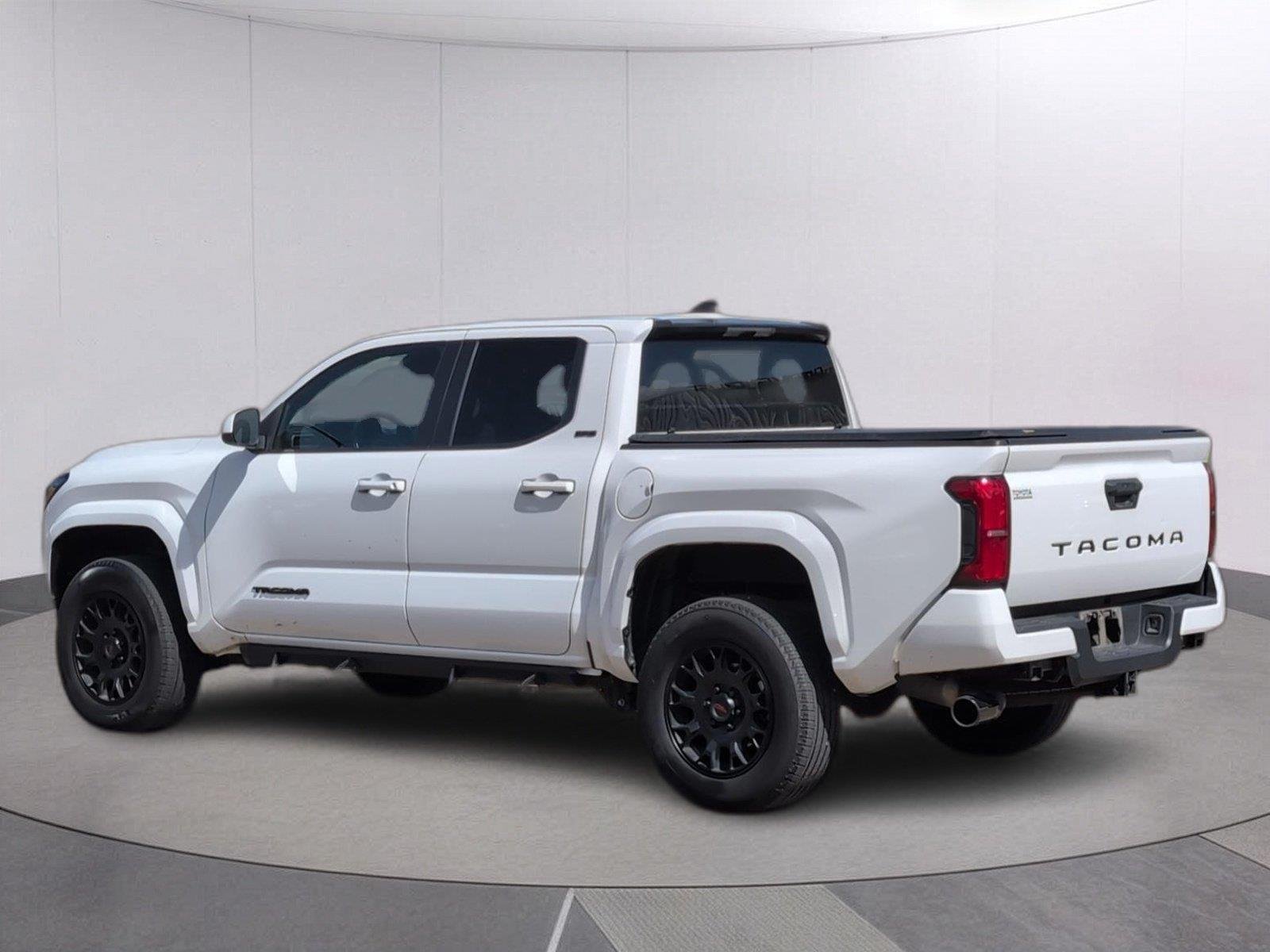 Used 2025 Ice Cap Toyota SR5 image 3