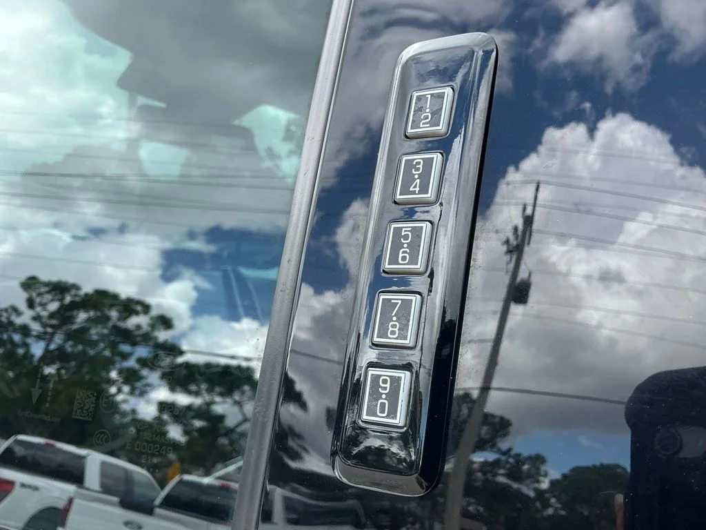 Used 2022 White Ford Platinum image 20