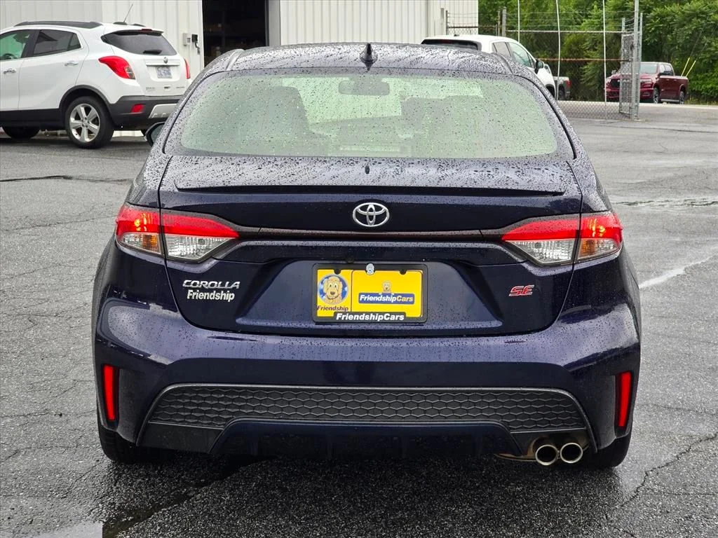 Used 2020  Toyota SE image 25