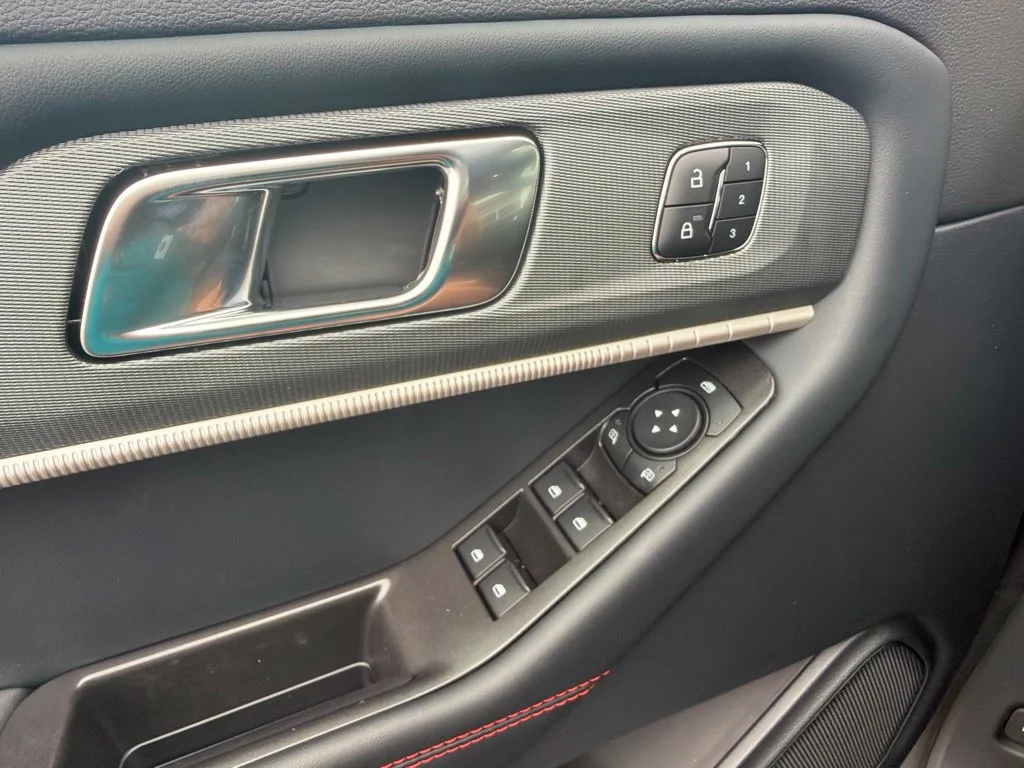 New 2027 Carbonized Gray Metallic Ford ST-Line image 27