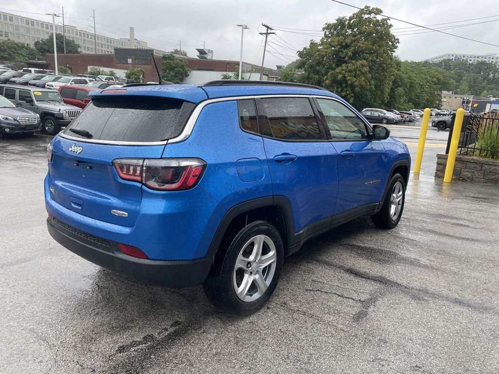 Used 2024 Blue Jeep Latitude image 8