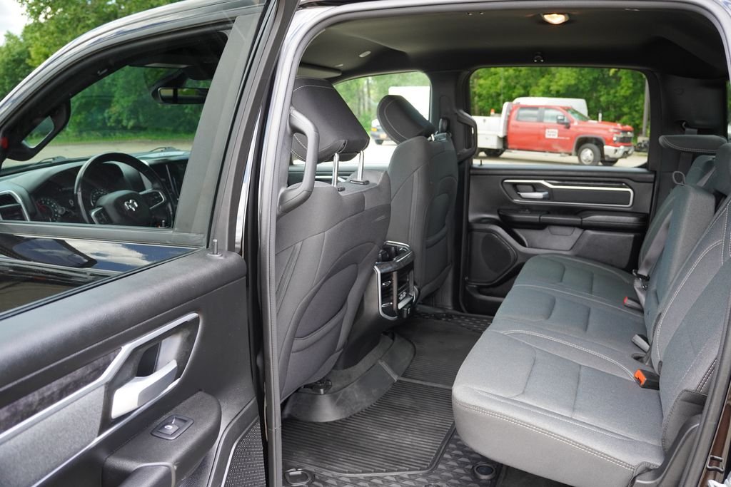 Certified Used 2022 Diamond Black Crystal Pearlcoat Ram Big Horn image 17