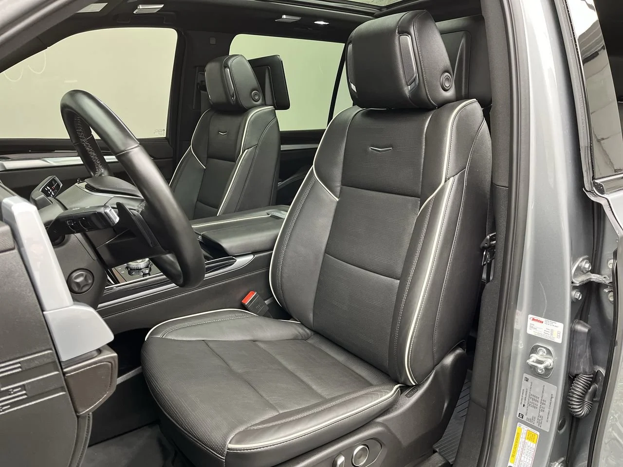 2025 Cadillac Escalade ESV Sport - Photo 13