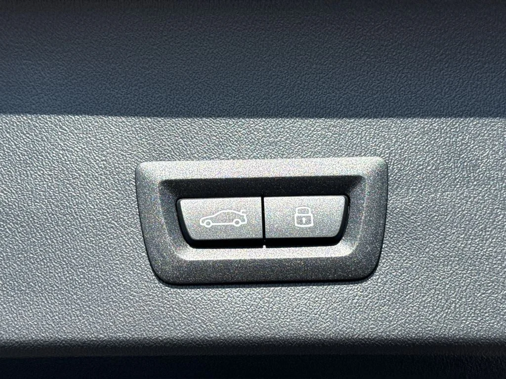 New 2026 Beige BMW M50 xDrive image 12