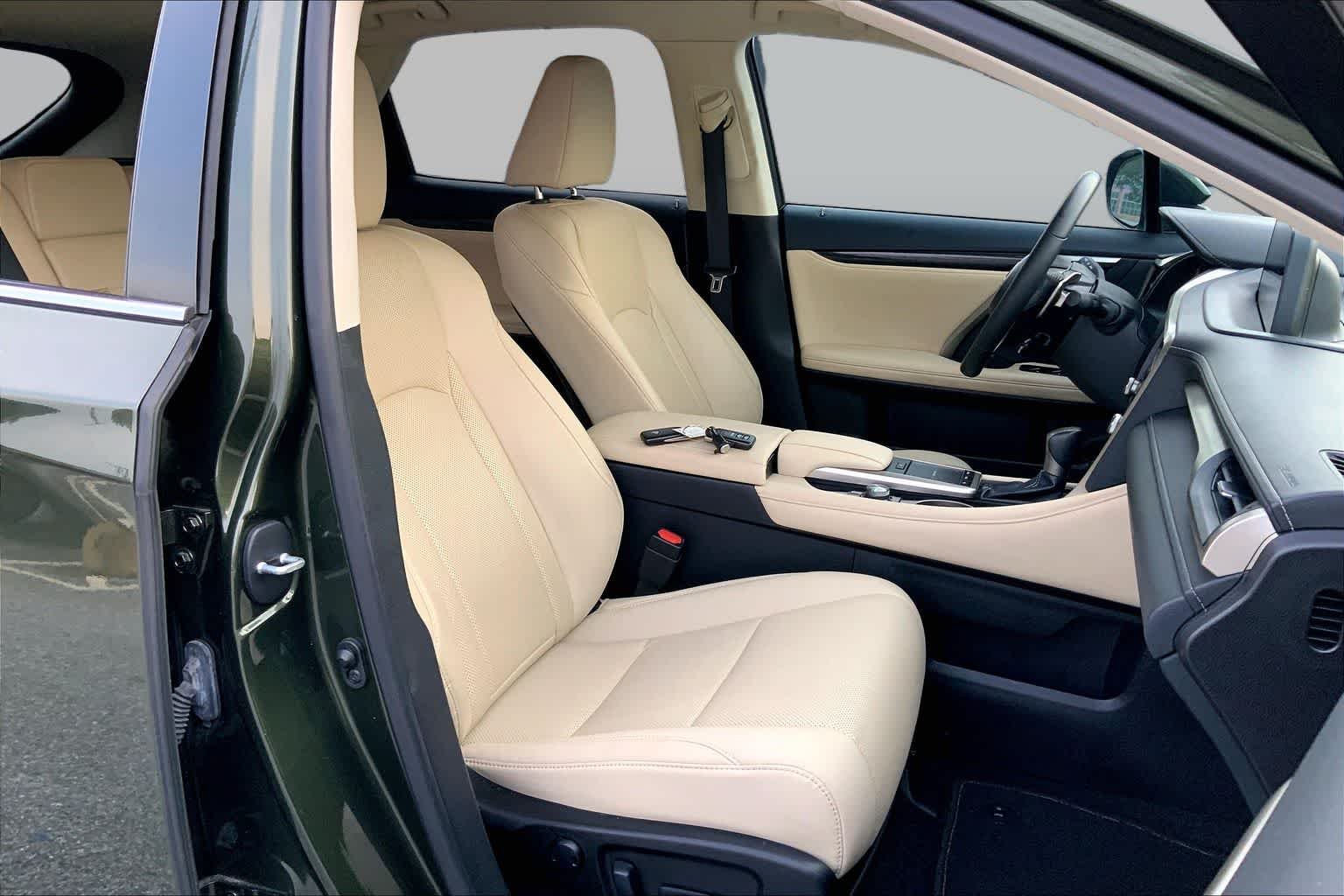 Used 2022 Nori Green Pearl Lexus  image 14
