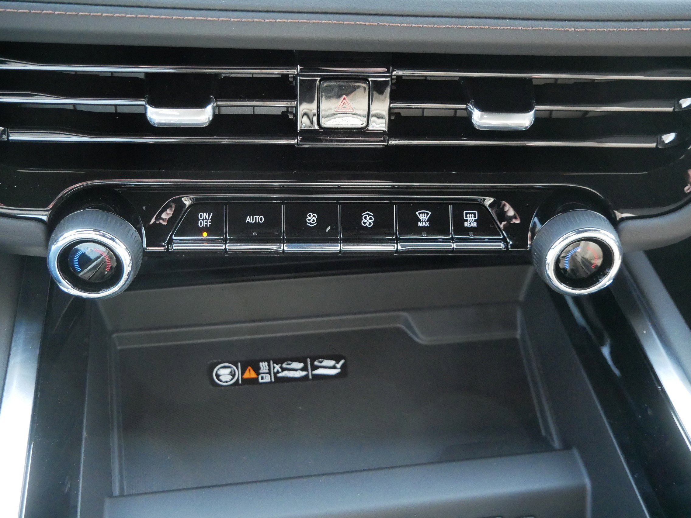 2026 Chevrolet Suburban High Country - Photo 8