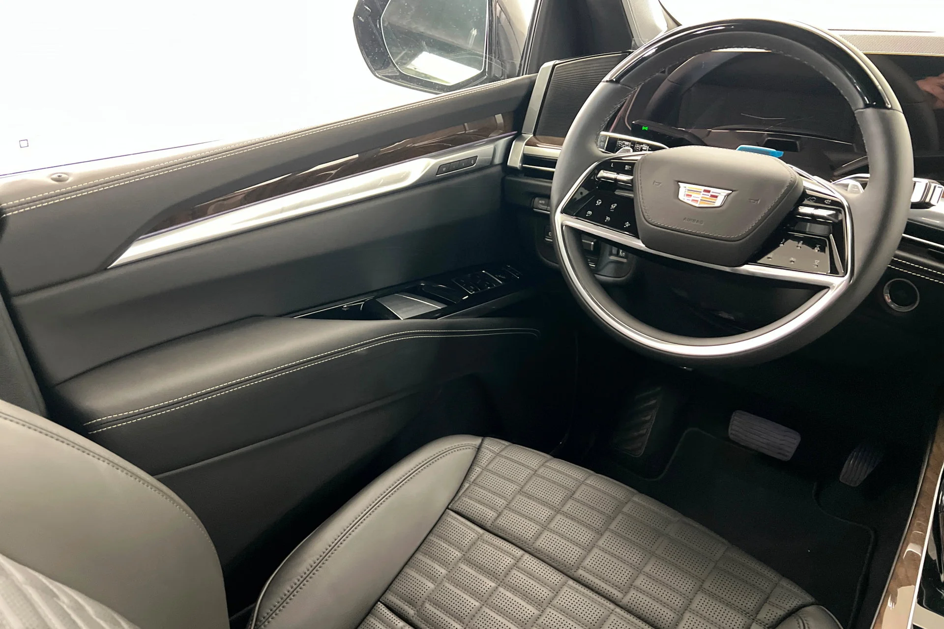 2026 Cadillac Escalade Platinum Sport - Photo 11