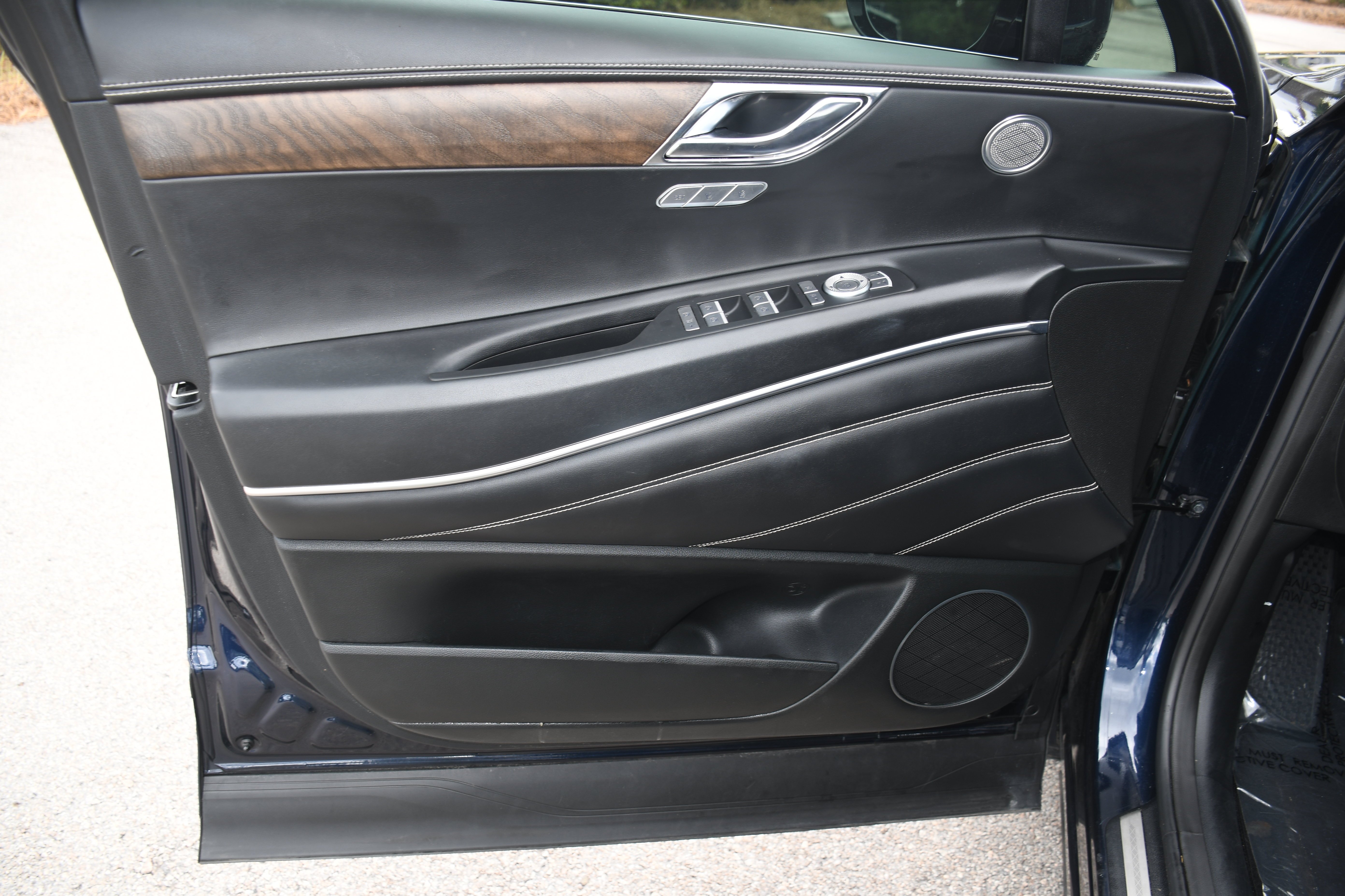 Used 2024 Blue Genesis 2.5T image 9