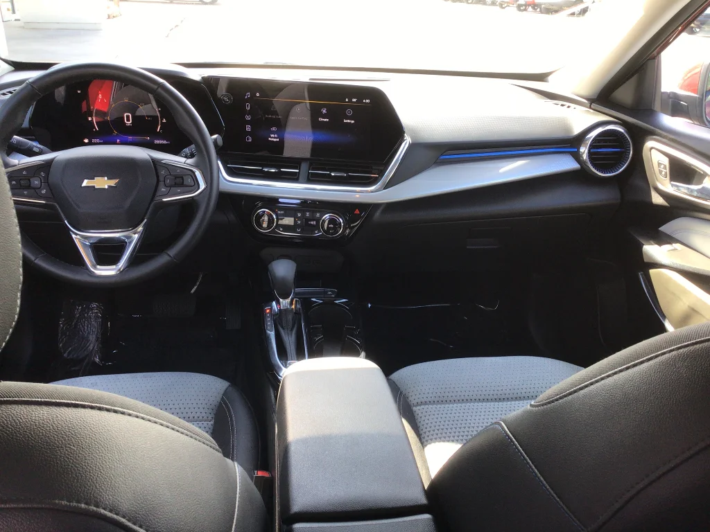 Used 2025 Crimson Metallic Chevrolet LT image 13