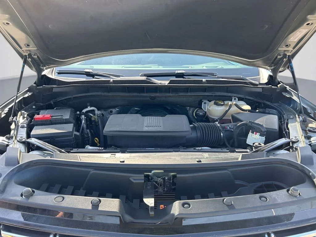Used 2023 Silver Sage Metallic Chevrolet Premier image 31