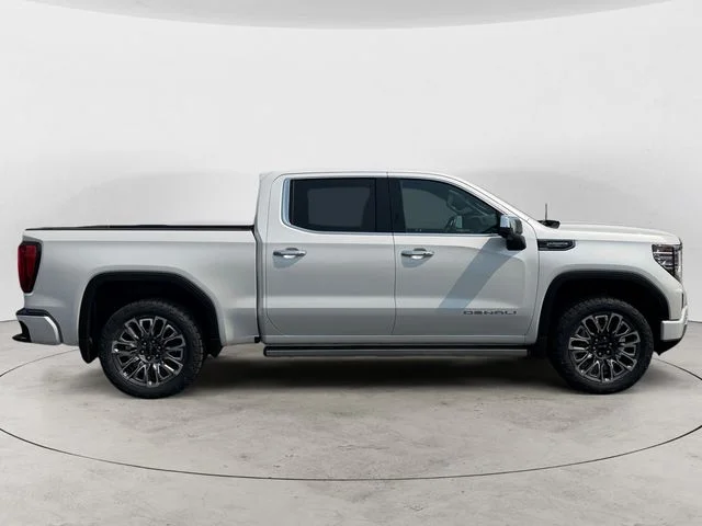 Used 2023 White GMC Denali Ultimate image 4