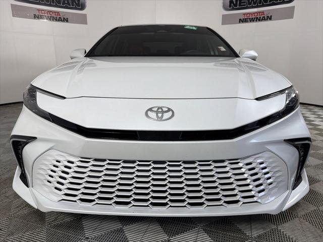 Certified Used 2025 WIND CHILL PEARL Toyota  image 9