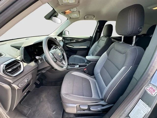 Used 2025 Gray Chevrolet LT image 19