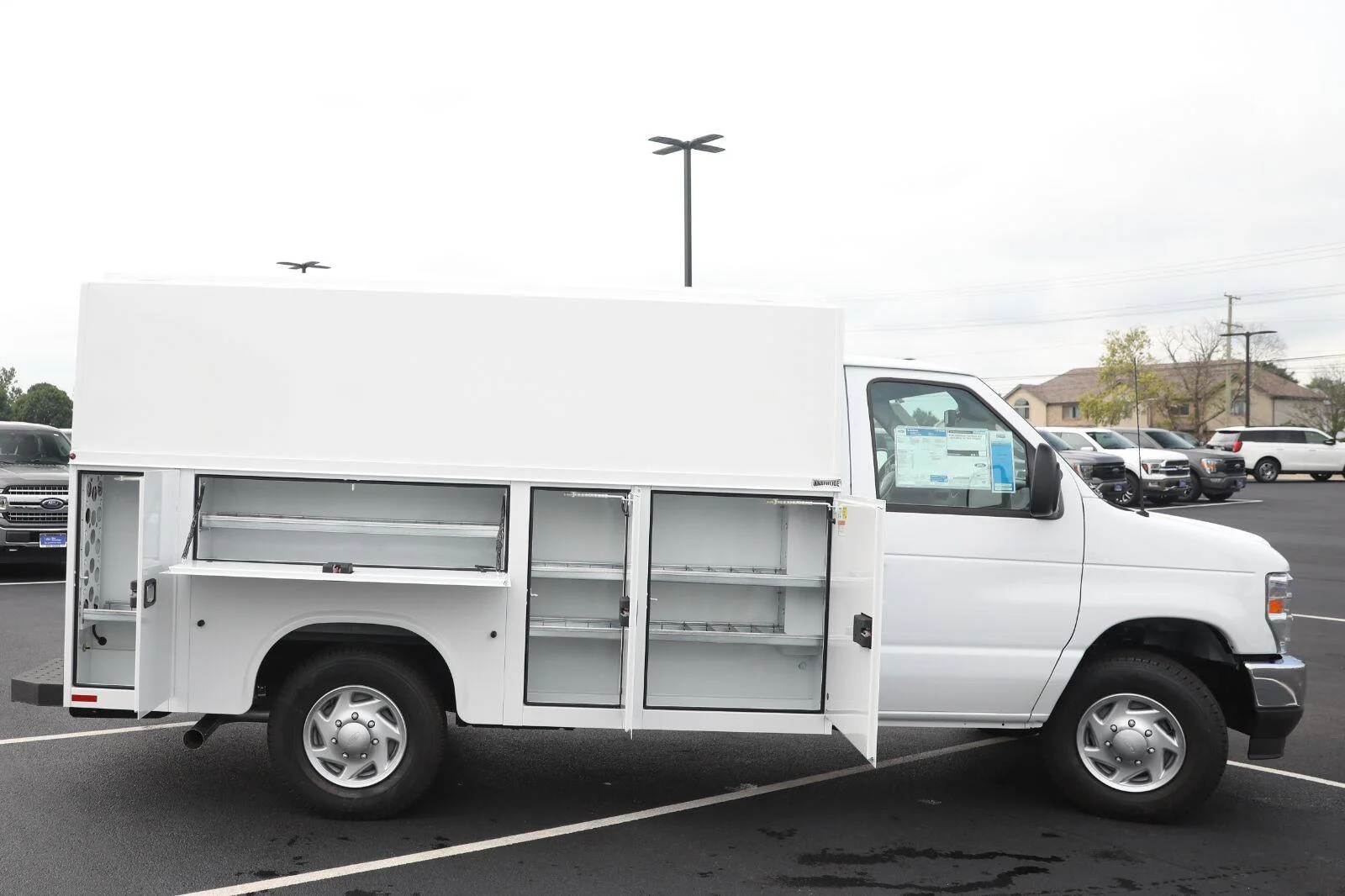 New 2027 Oxford White Ford E-350 SRW image 10