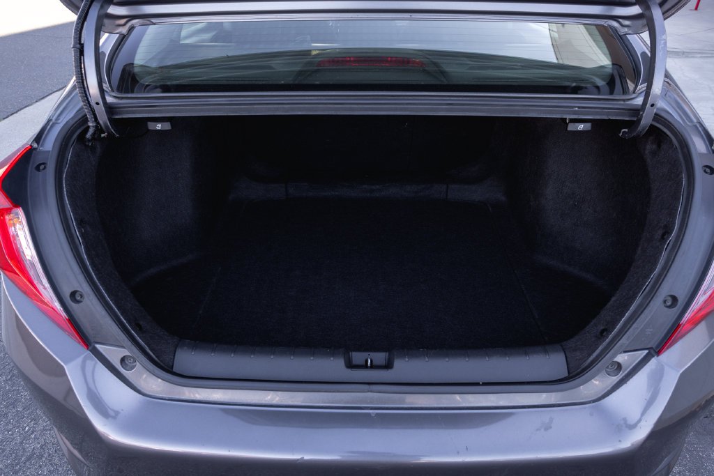 Used 2018 Polished Metal Metallic Honda EX-T image 8