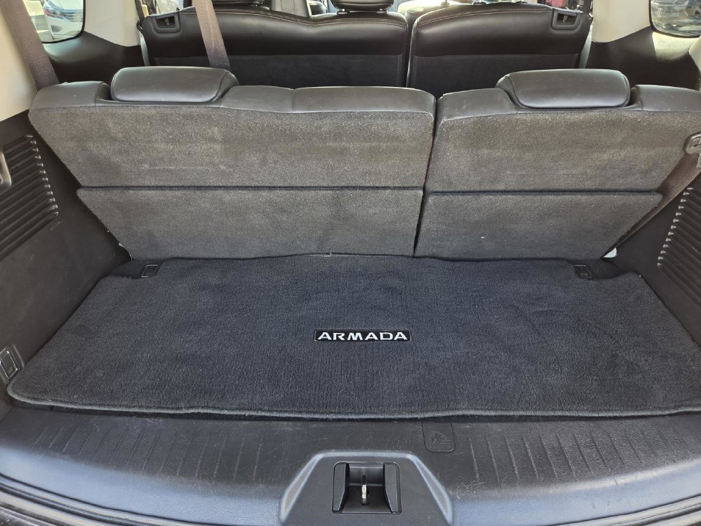 Used 2017 Brown Nissan SL image 11