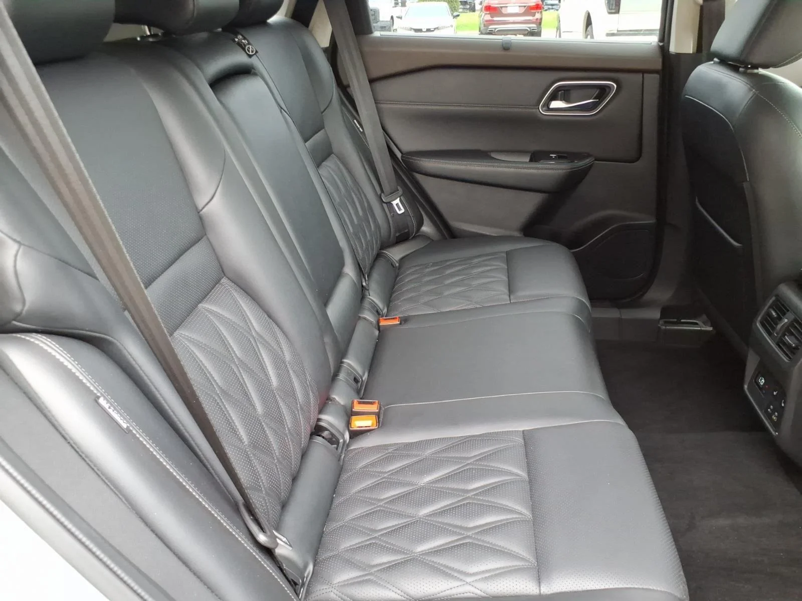 Used 2022 Boulder Gray Pearl/Super Black Nissan Platinum image 26