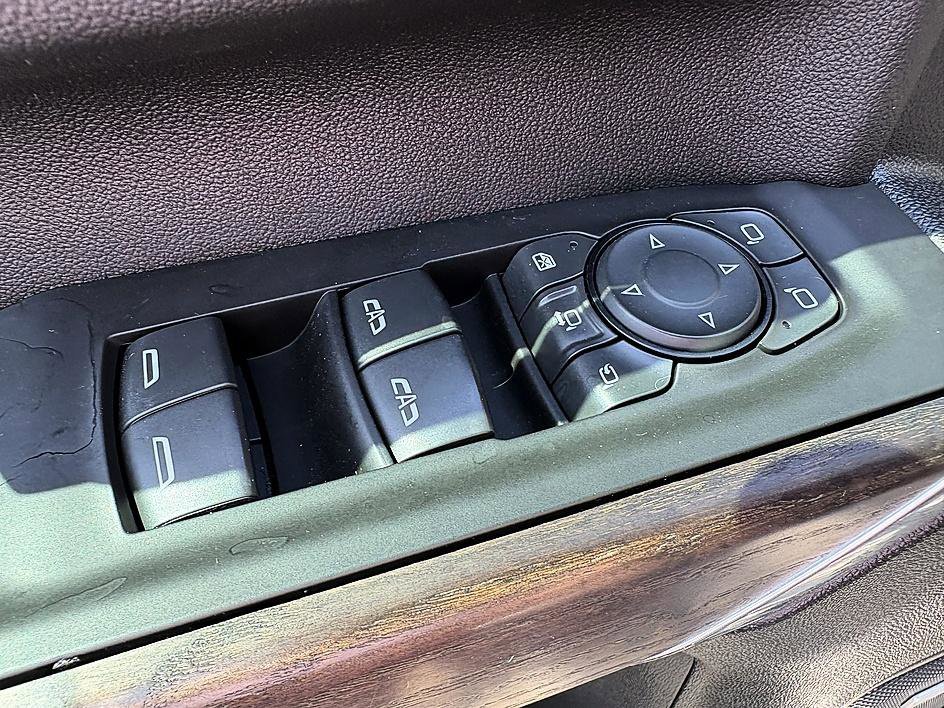 Used 2021 Ebony Twilight Metallic GMC Denali image 16