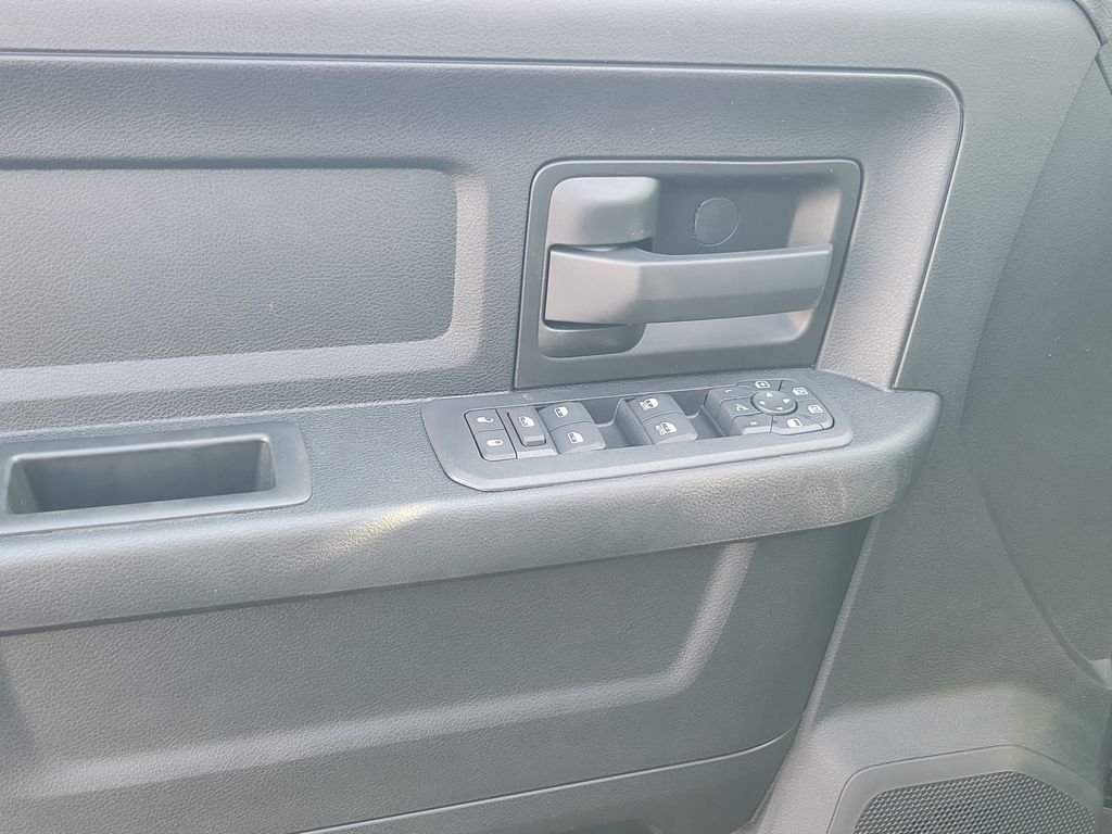 New 2026 Granite Crystal Metallic Clear-Coat Exterior Paint RAM Tradesman image 18