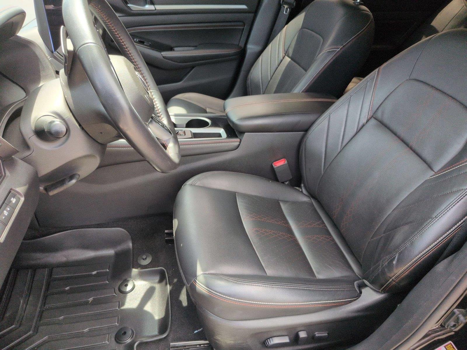 Used 2023 Super Black Nissan 2.5 SR image 18