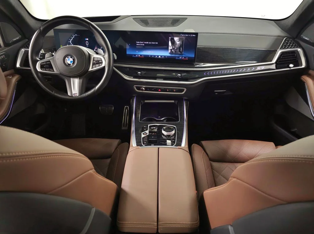 Used 2025 White BMW xDrive40i image 14
