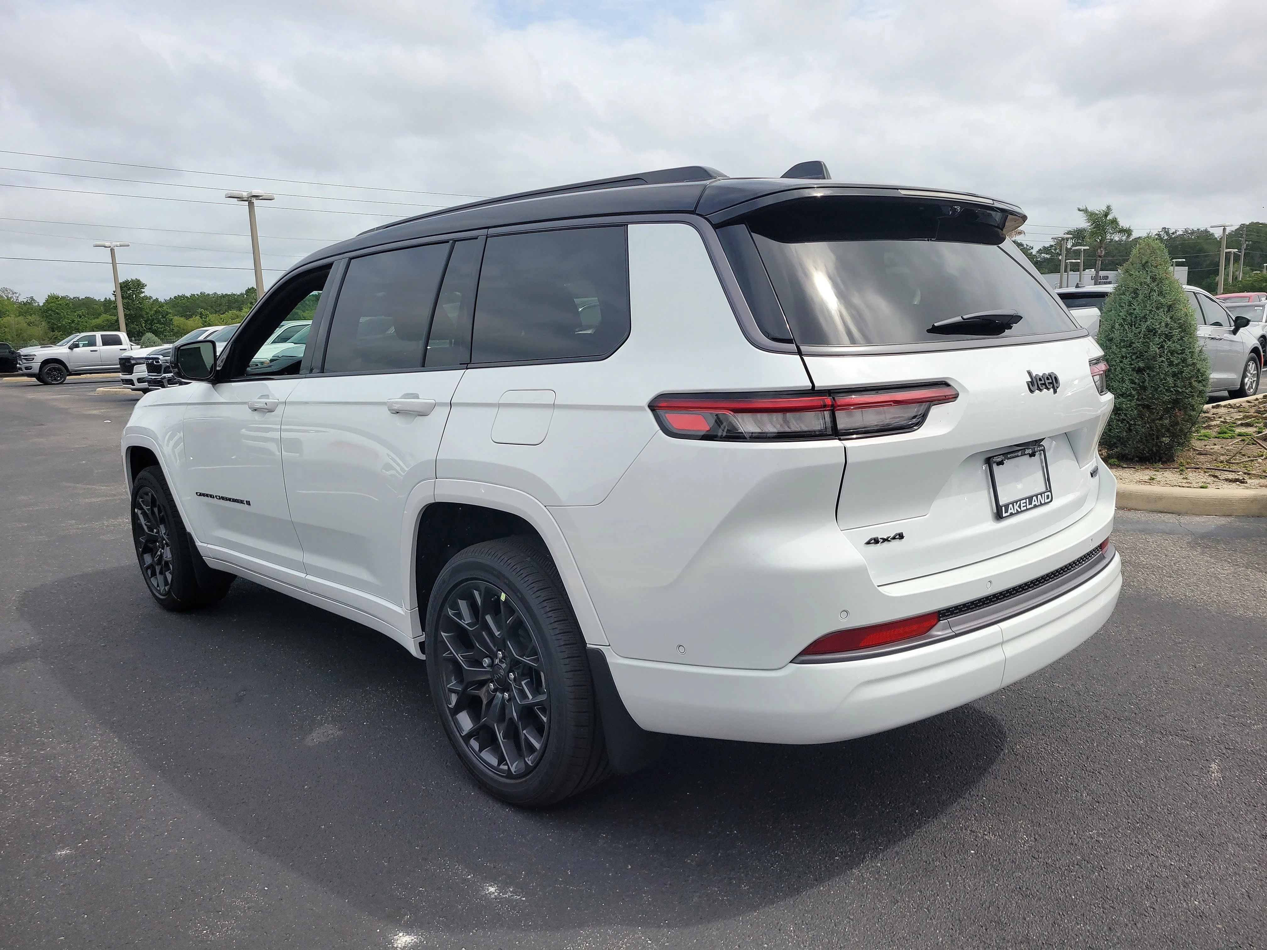 New 2026 Bright White Clearcoat Jeep Summit image 8