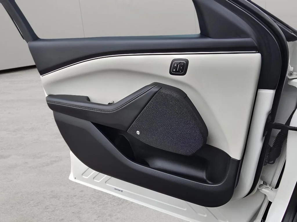 Used 2024 Star White Metallic Tri-Coat Ford Premium image 14
