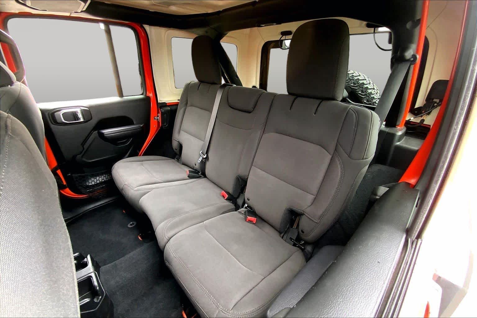 Used 2018 Punkn Metallic Clearcoat Jeep Sport S image 19