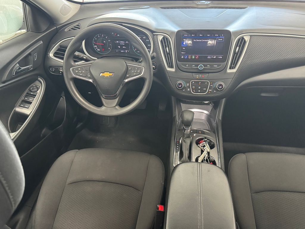 Used 2024 Summit White Chevrolet LT image 31